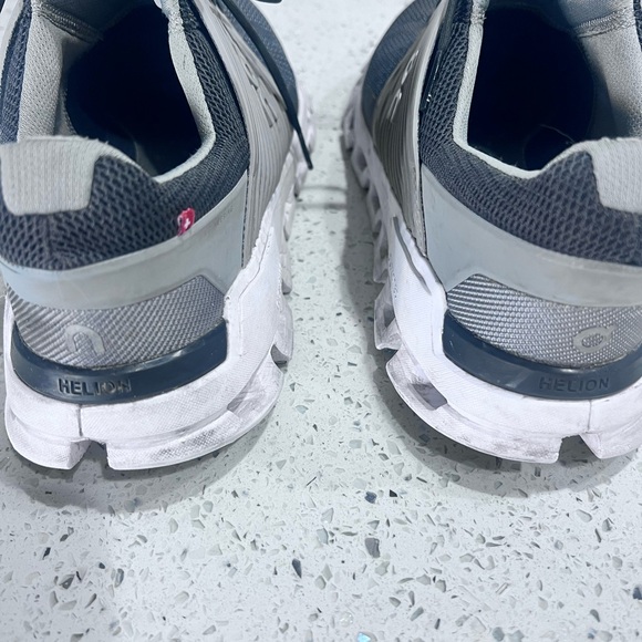 ON Running Gray Sneakers Mens Size 8.5 Grey Black - Picture 4 of 11